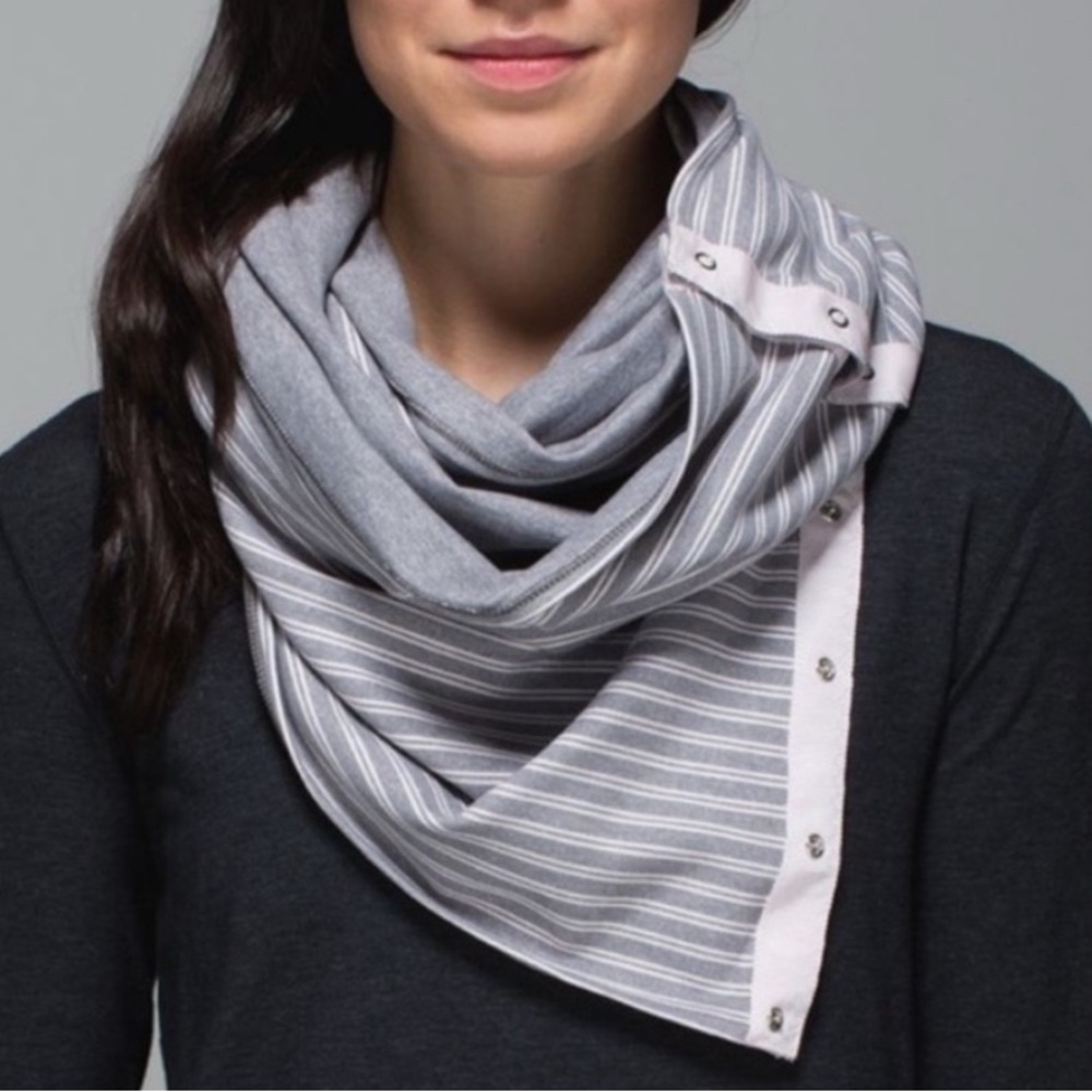 Lululemon Vinyasa reversible scarf